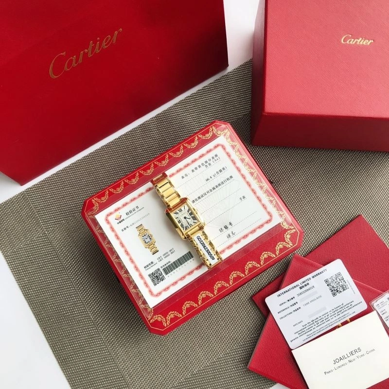 Snug CARTIER Watches 179632