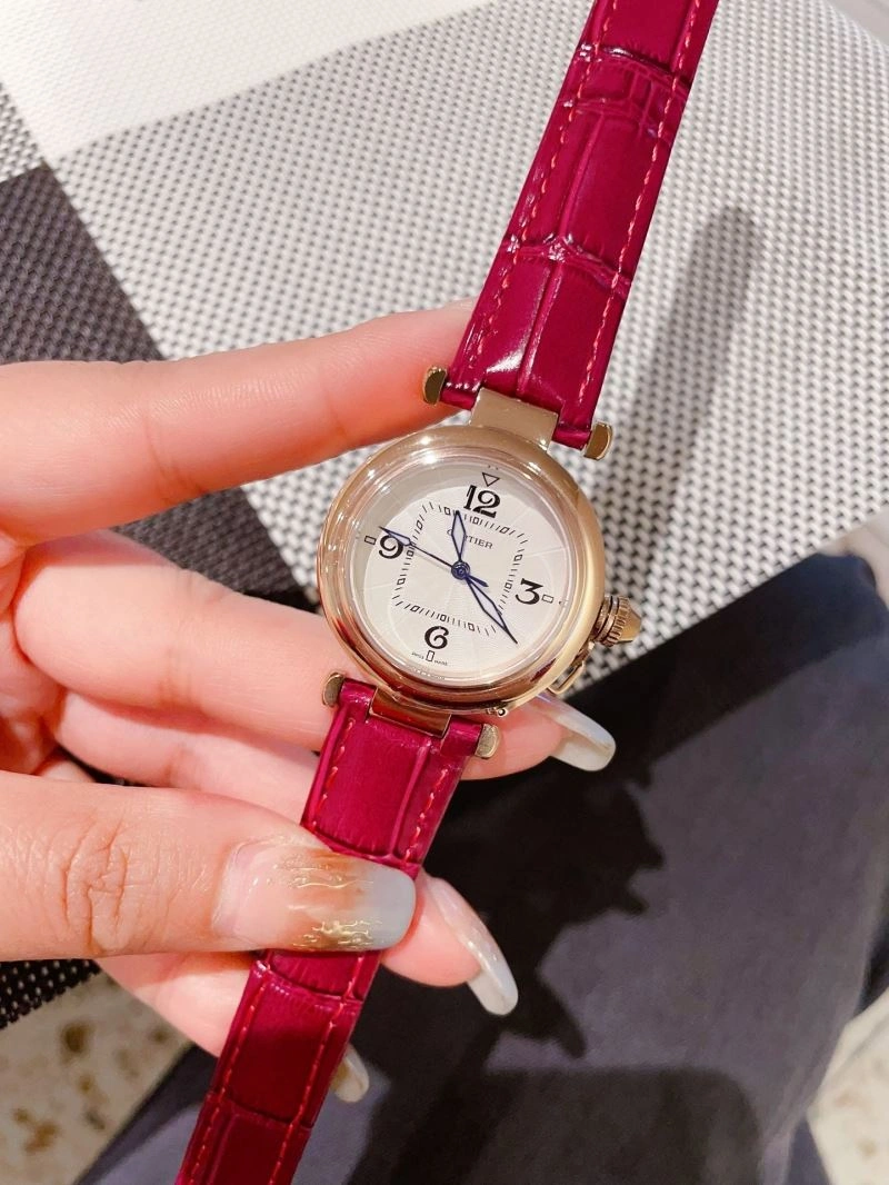 Elegant CARTIER Watches 179638