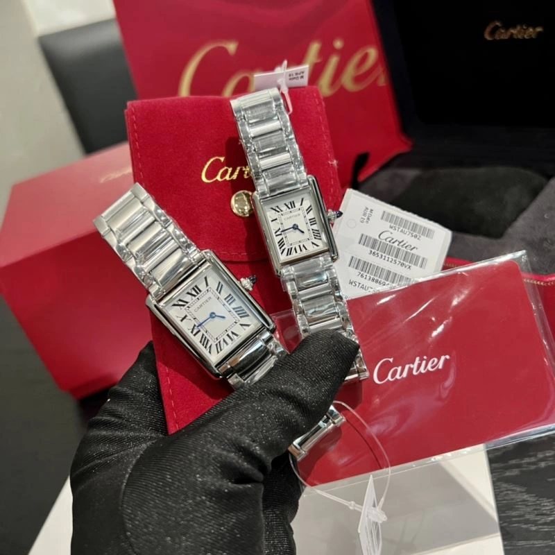 Sleek CARTIER Watches 179533