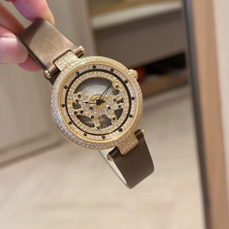 Vibrant CARTIER Watches 179151
