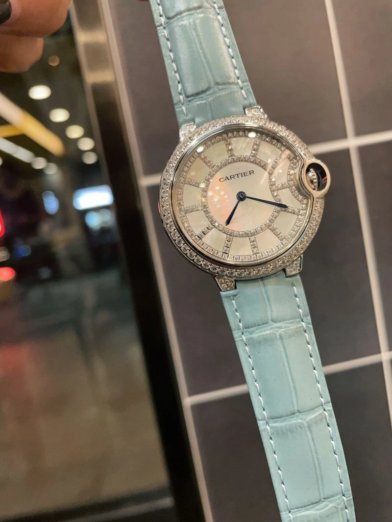 Unique CARTIER Watches 179047