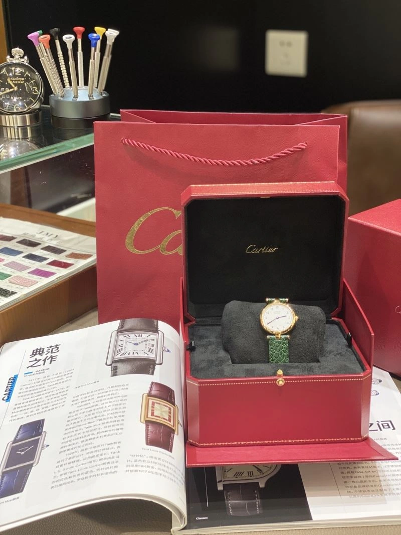 Supportive CARTIER Watches 178899
