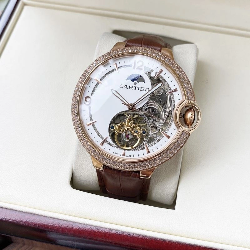 Versatile CARTIER Watches 178660