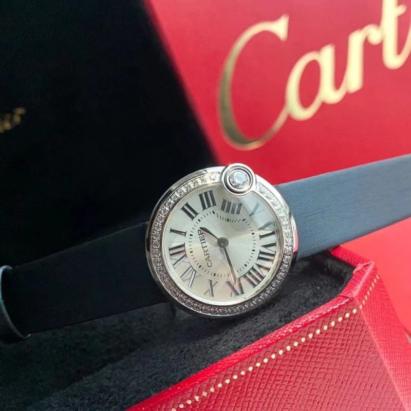 Minimalist CARTIER Watches 178472