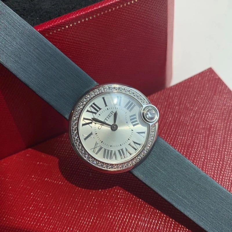 Minimalist CARTIER Watches 178472
