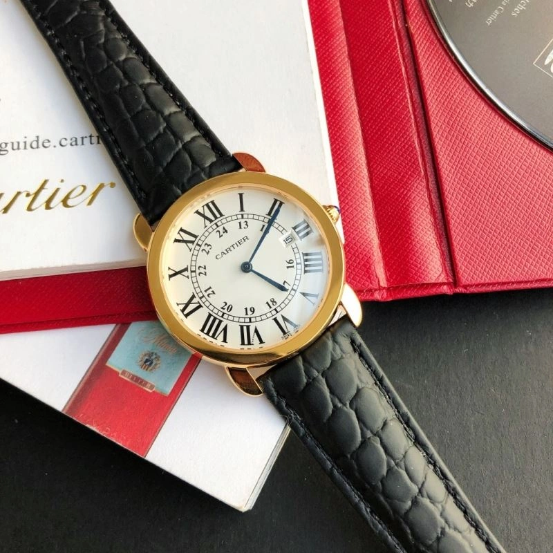 Sporty CARTIER Watches 179403