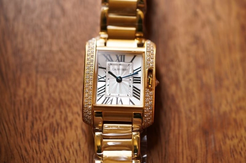 EyeCatching CARTIER Watches 179212