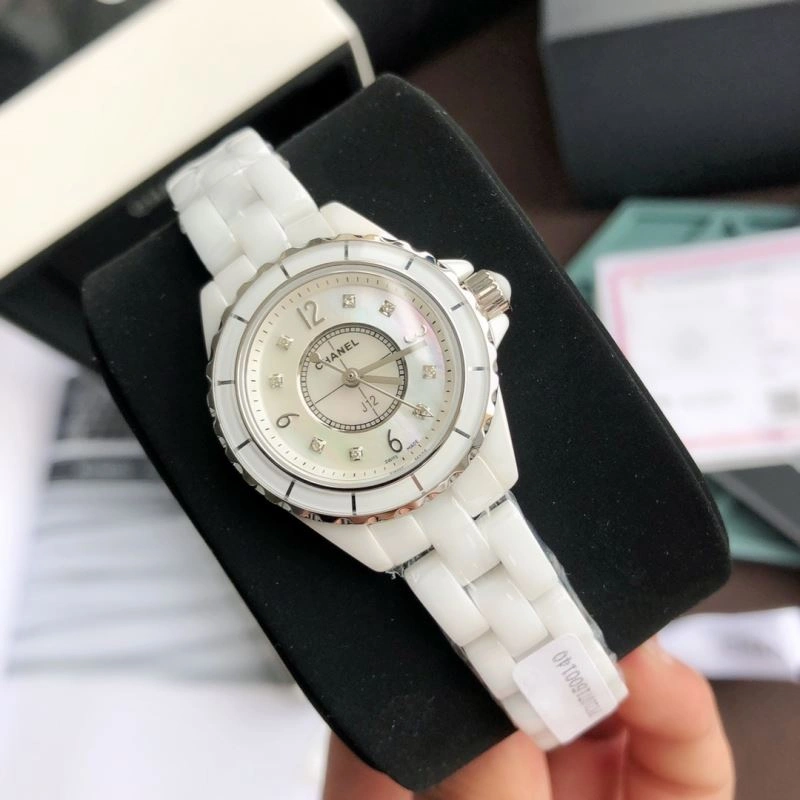 UrbanChic CHANEL Watches 181686