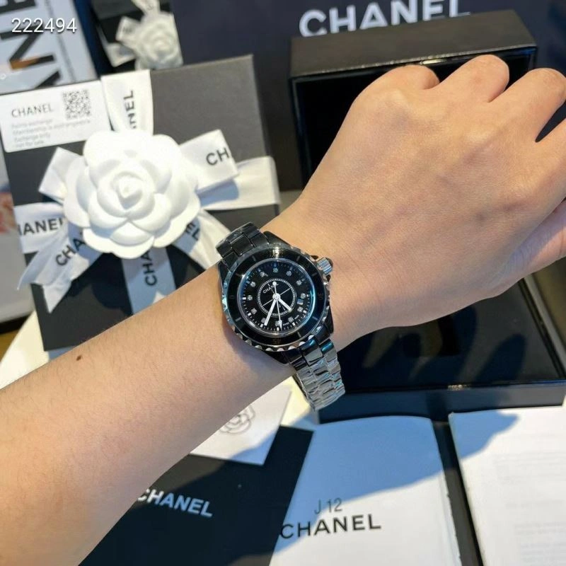 Vibrant CHANEL Watches 181657