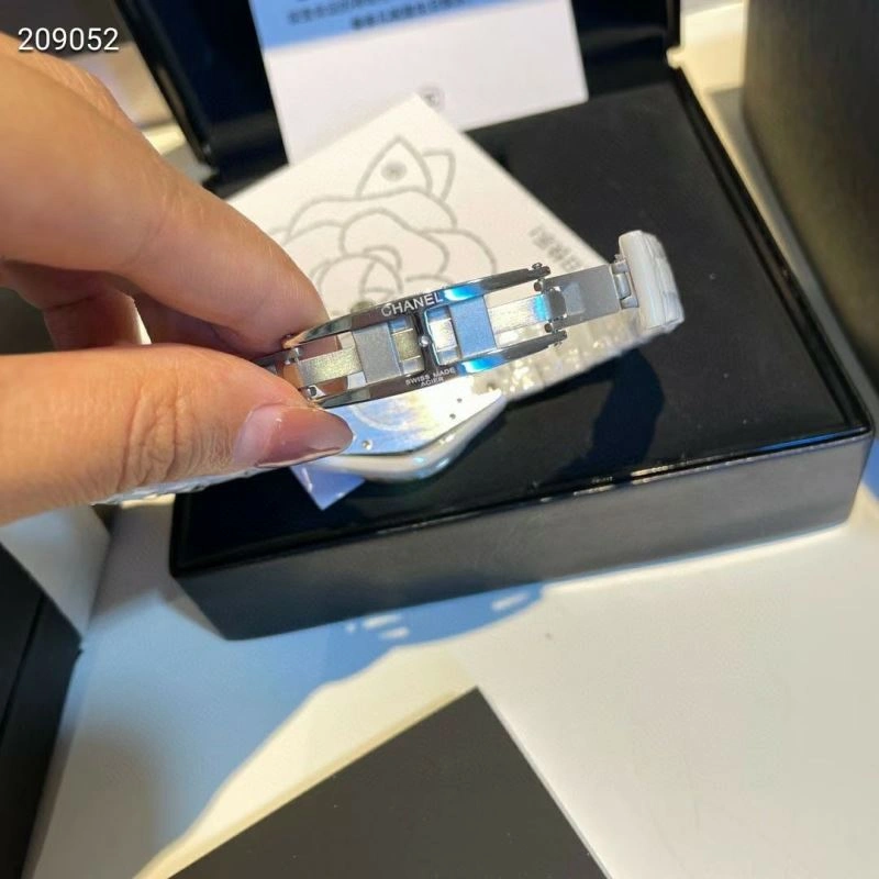 CHANEL Watches FashionForward 181651