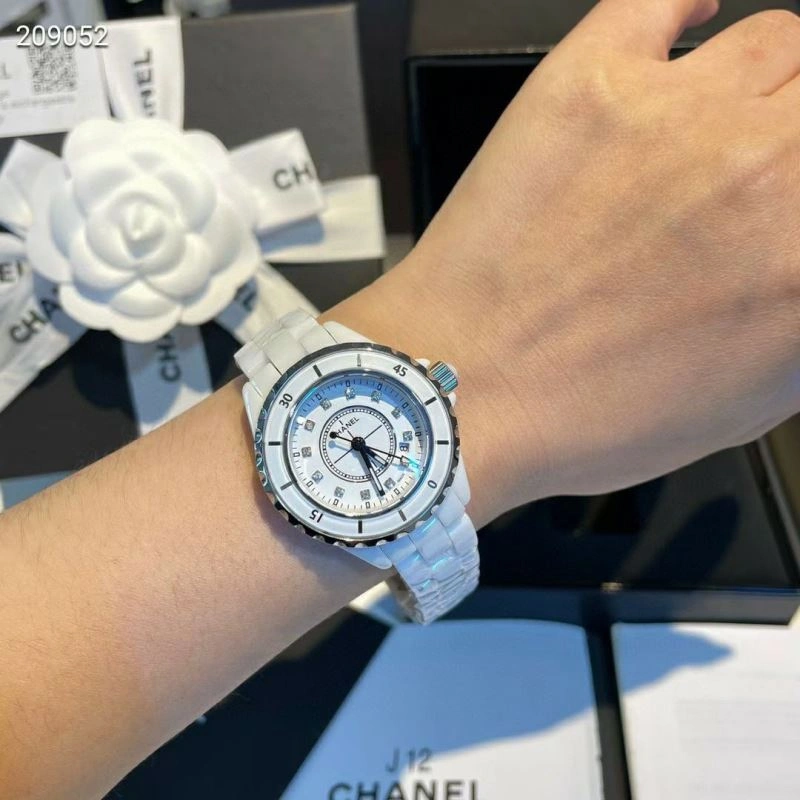 CHANEL Watches FashionForward 181651