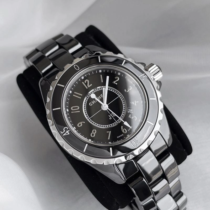 UrbanChic CHANEL Watches 181631
