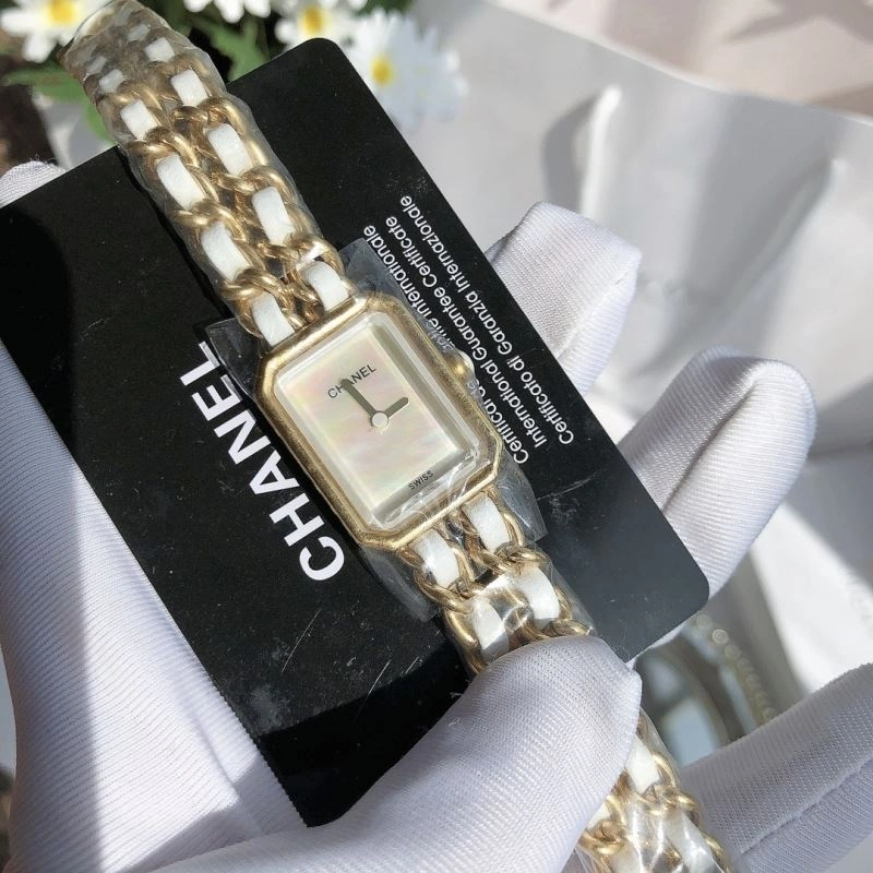 Soft CHANEL Watches 181619