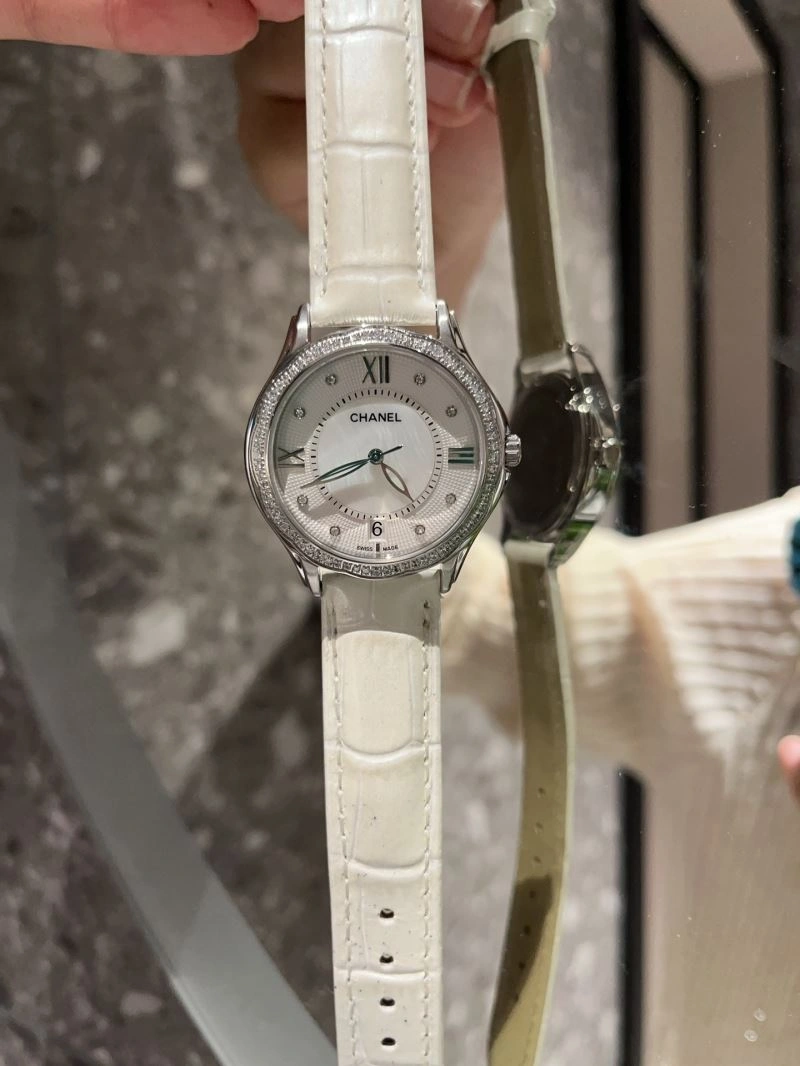Popular CHANEL Watches 181616