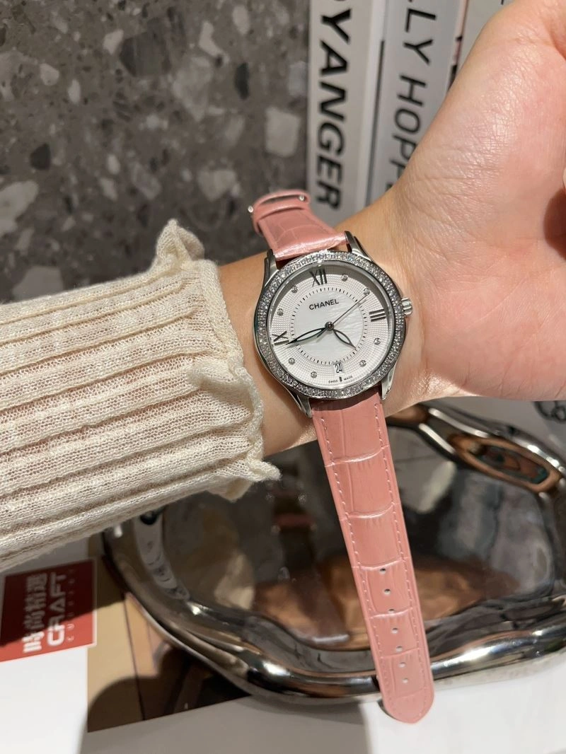 Popular CHANEL Watches 181616