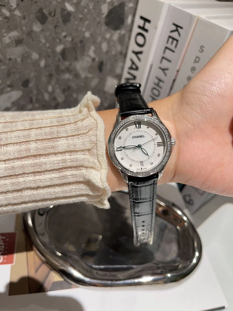 Popular CHANEL Watches 181616
