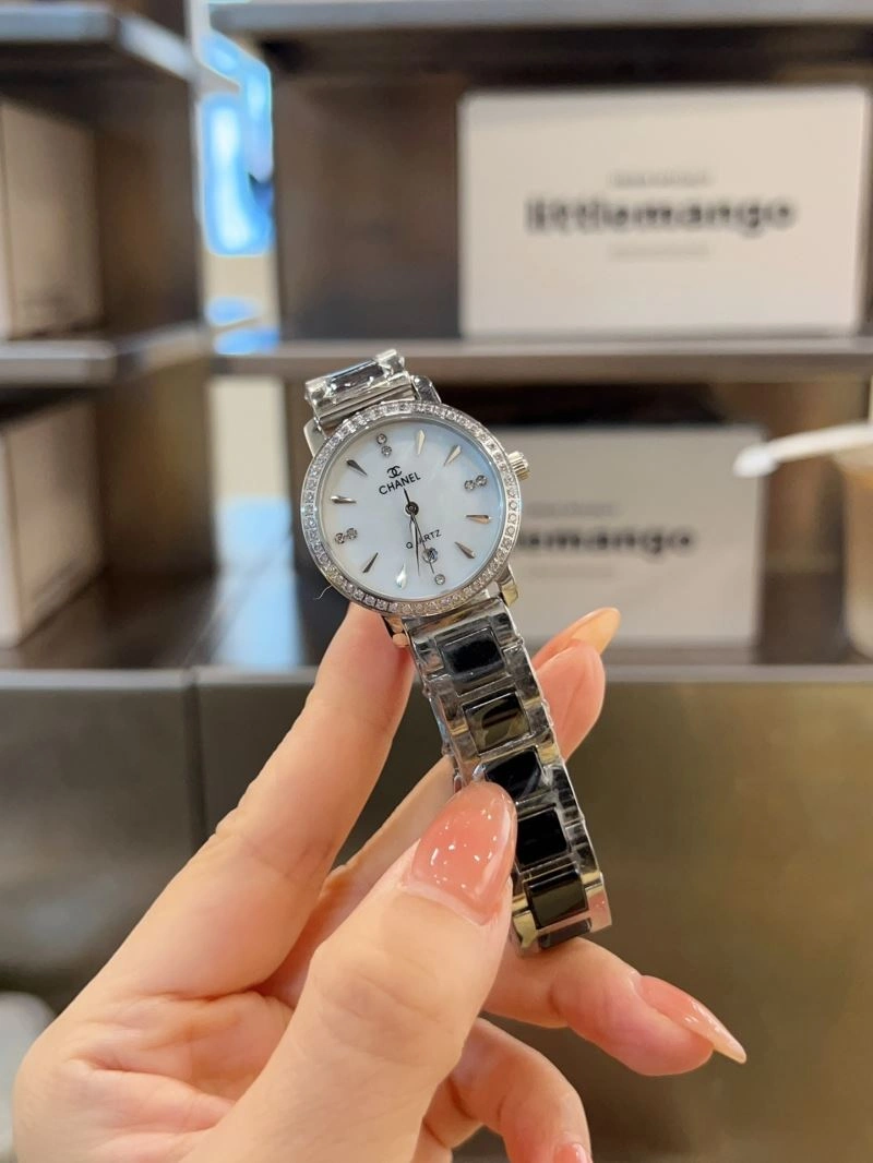 Compact CHANEL Watches 181562