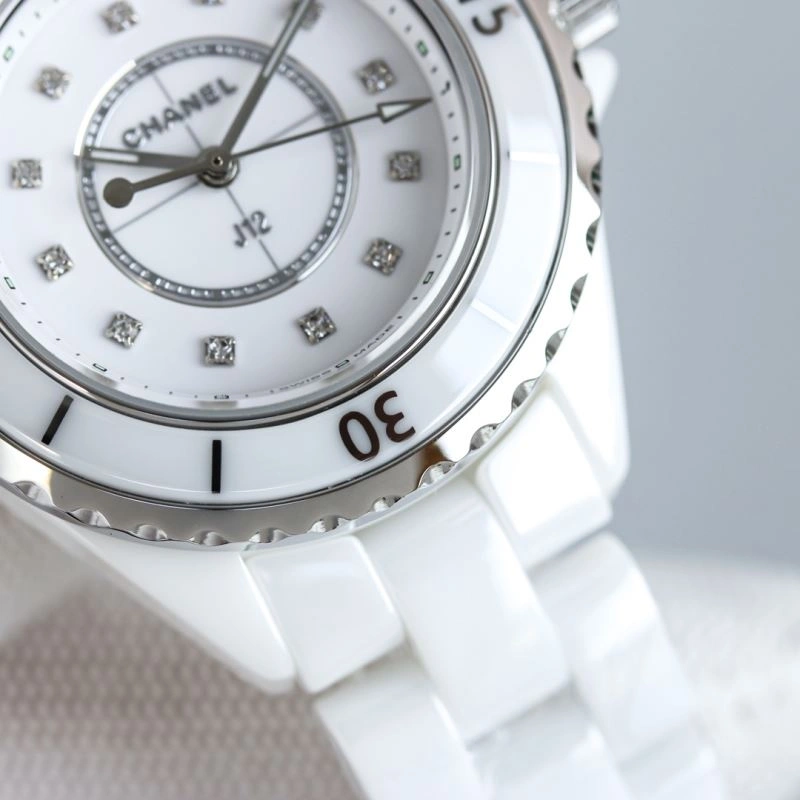 Sleek CHANEL Watches 181569