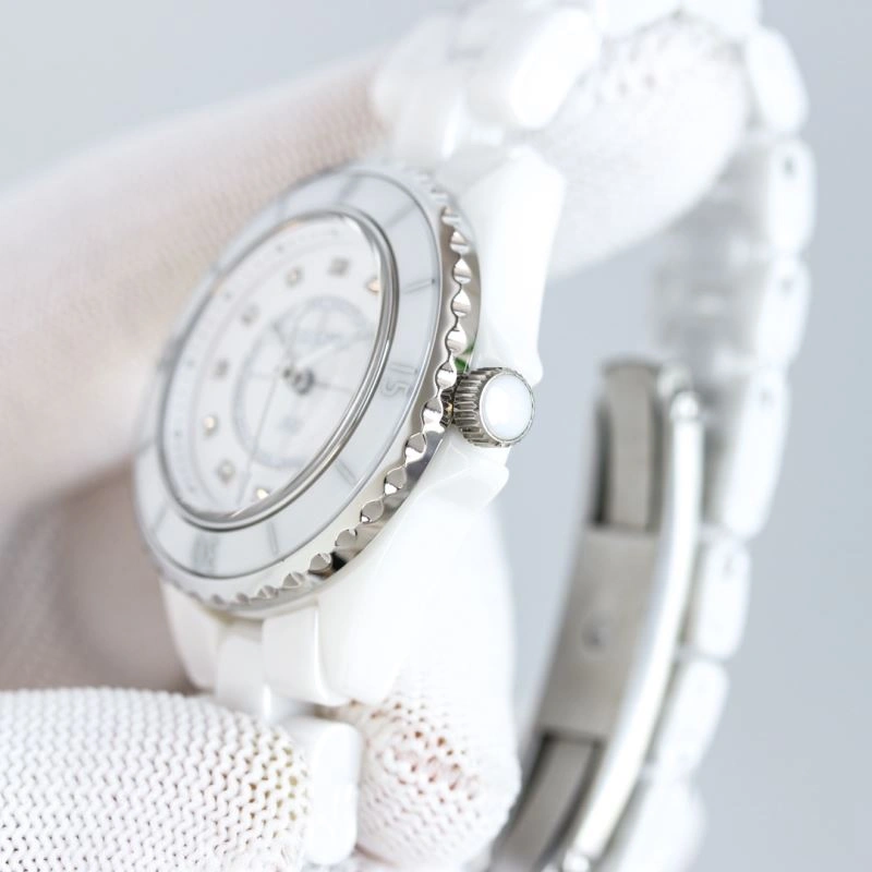 Sleek CHANEL Watches 181569