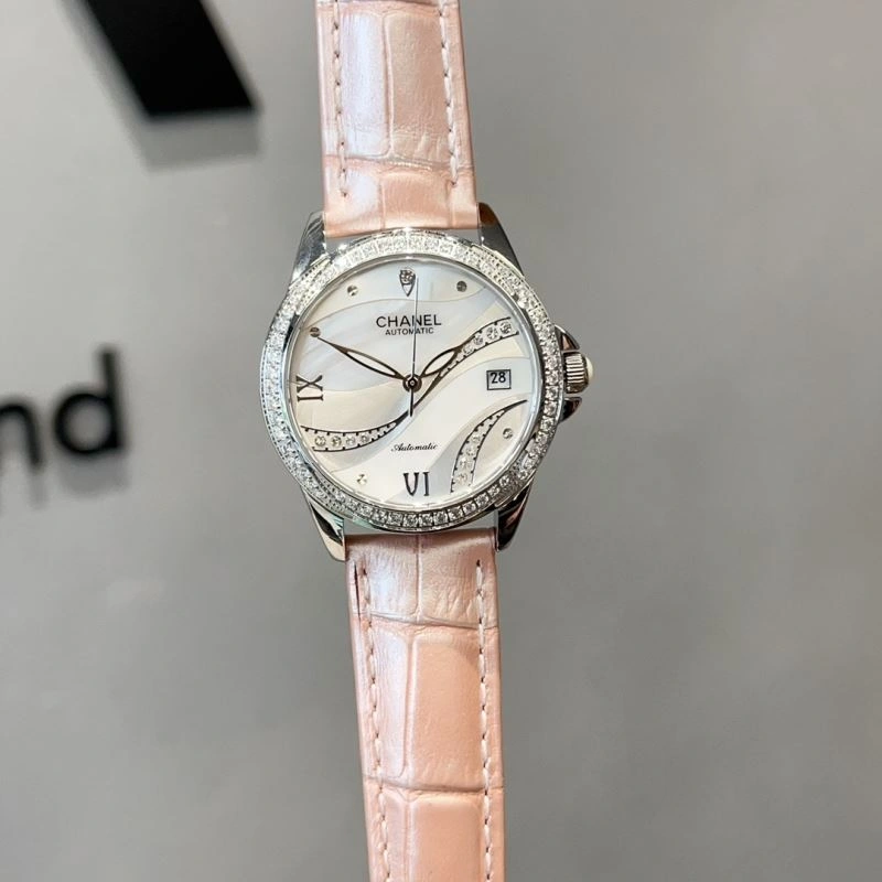 Elegant CHANEL Watches 181585