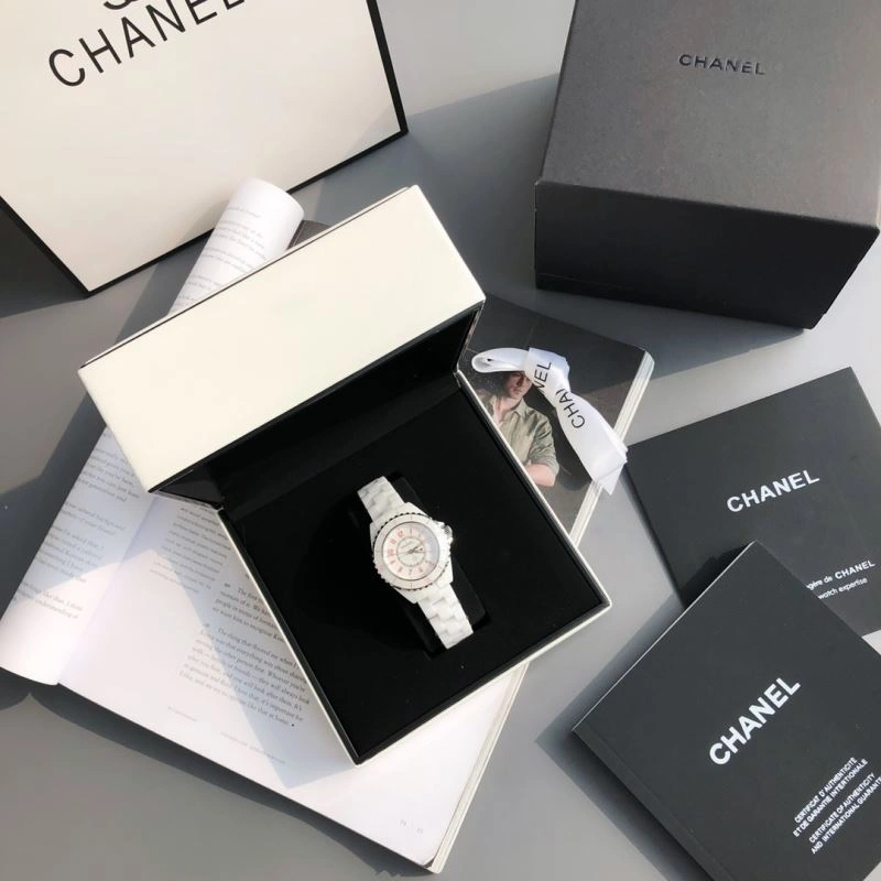 Snug CHANEL Watches 181523