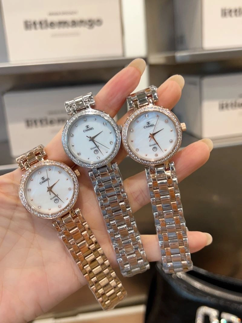 Bright CHANEL Watches 181469