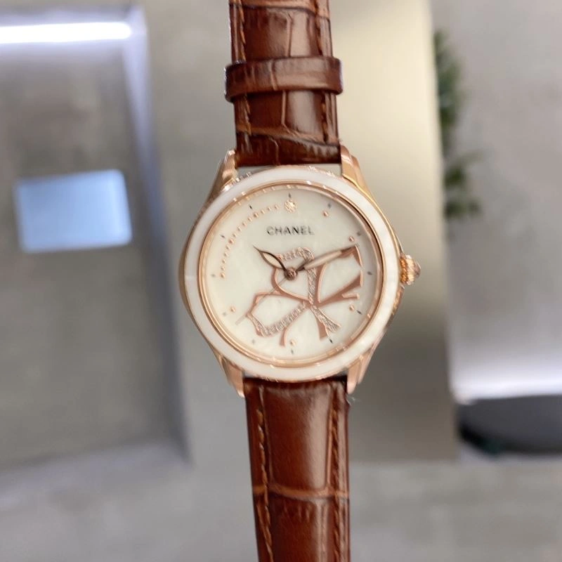 Bold CHANEL Watches 181260