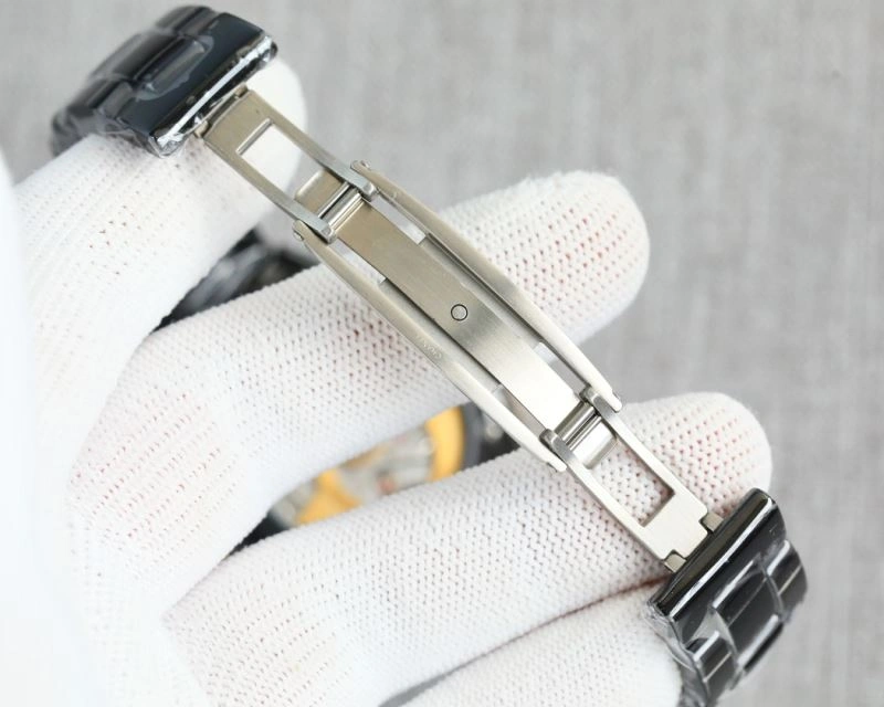 Contemporary CHANEL Watches 181187