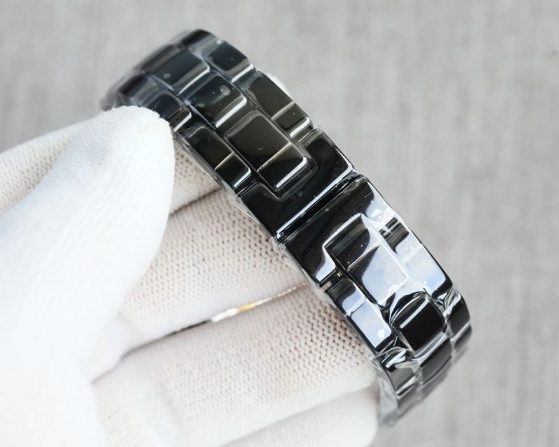 Contemporary CHANEL Watches 181187