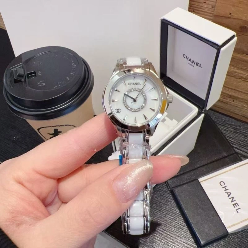 Fashionable CHANEL Watches 181154