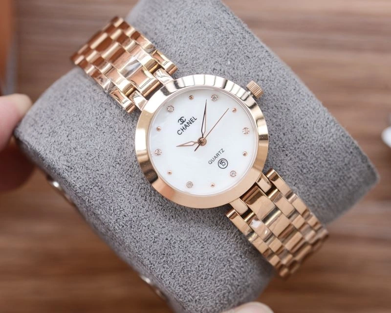SmoothTexture CHANEL Watches 181156