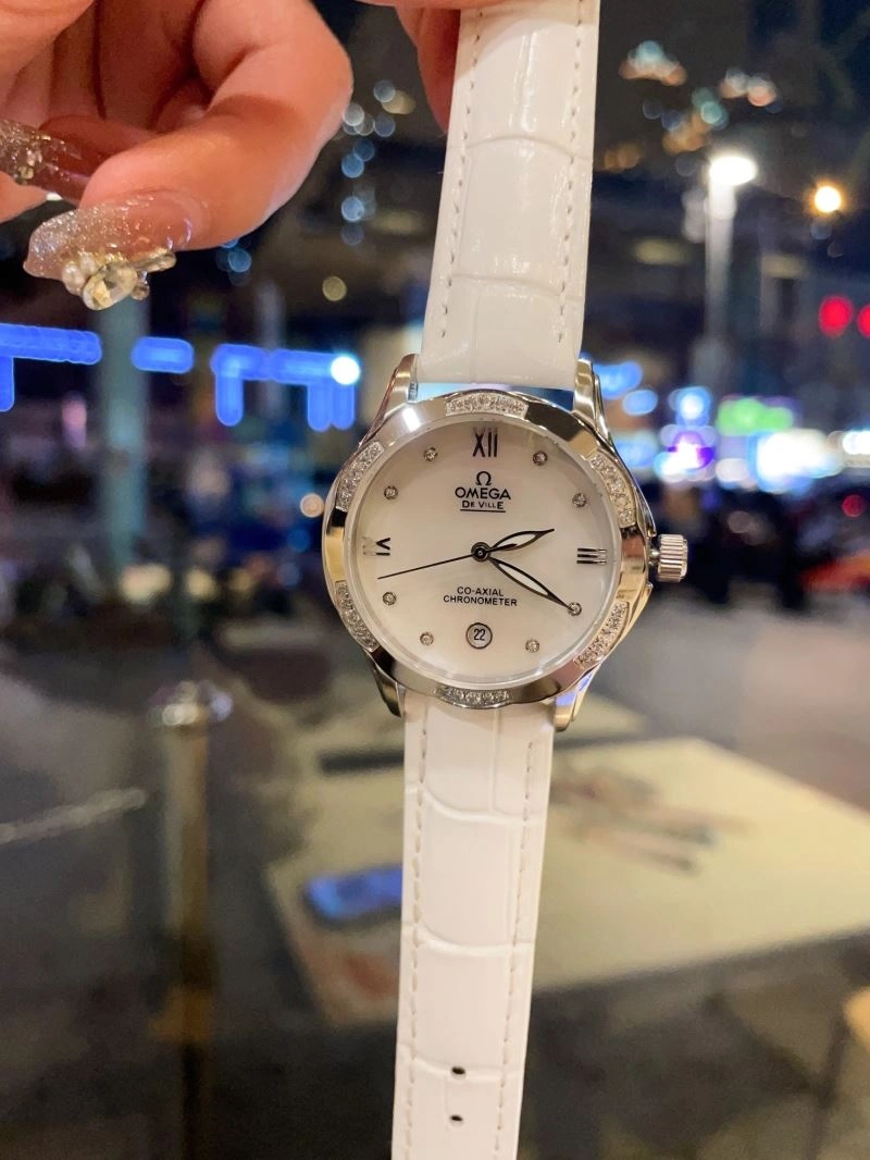 Youthful CHANEL Watches 181404