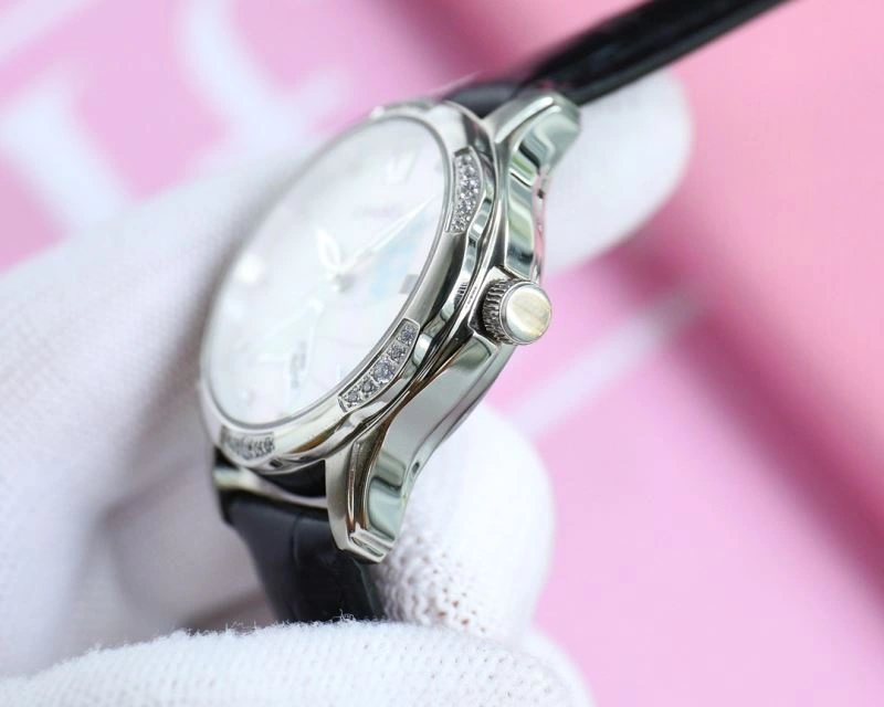 Comfortable CHANEL Watches 181347