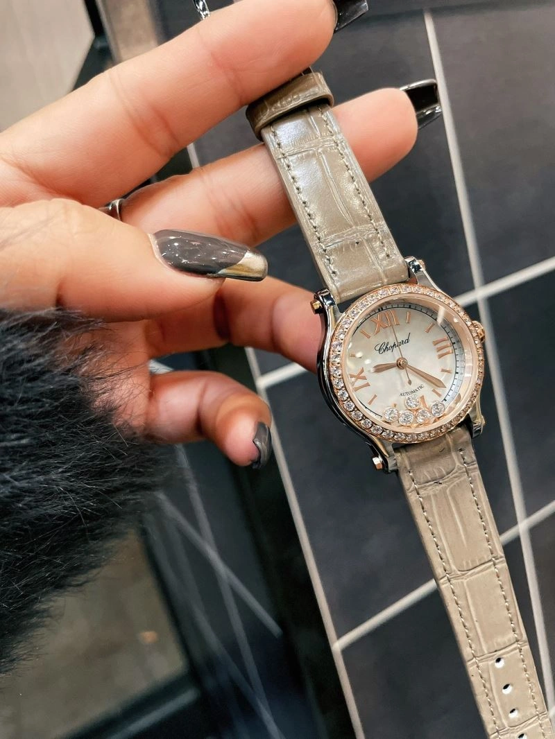 Snug CHOPARD Watches 181921