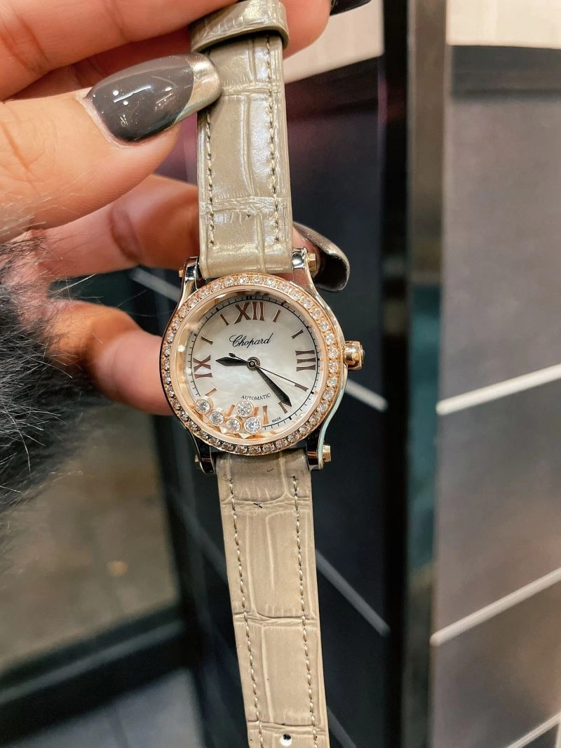 Snug CHOPARD Watches 181921