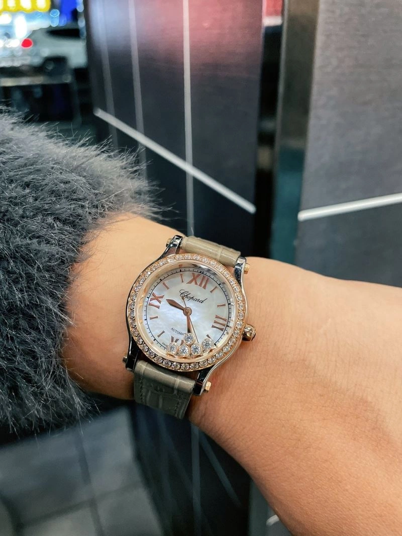 Snug CHOPARD Watches 181921