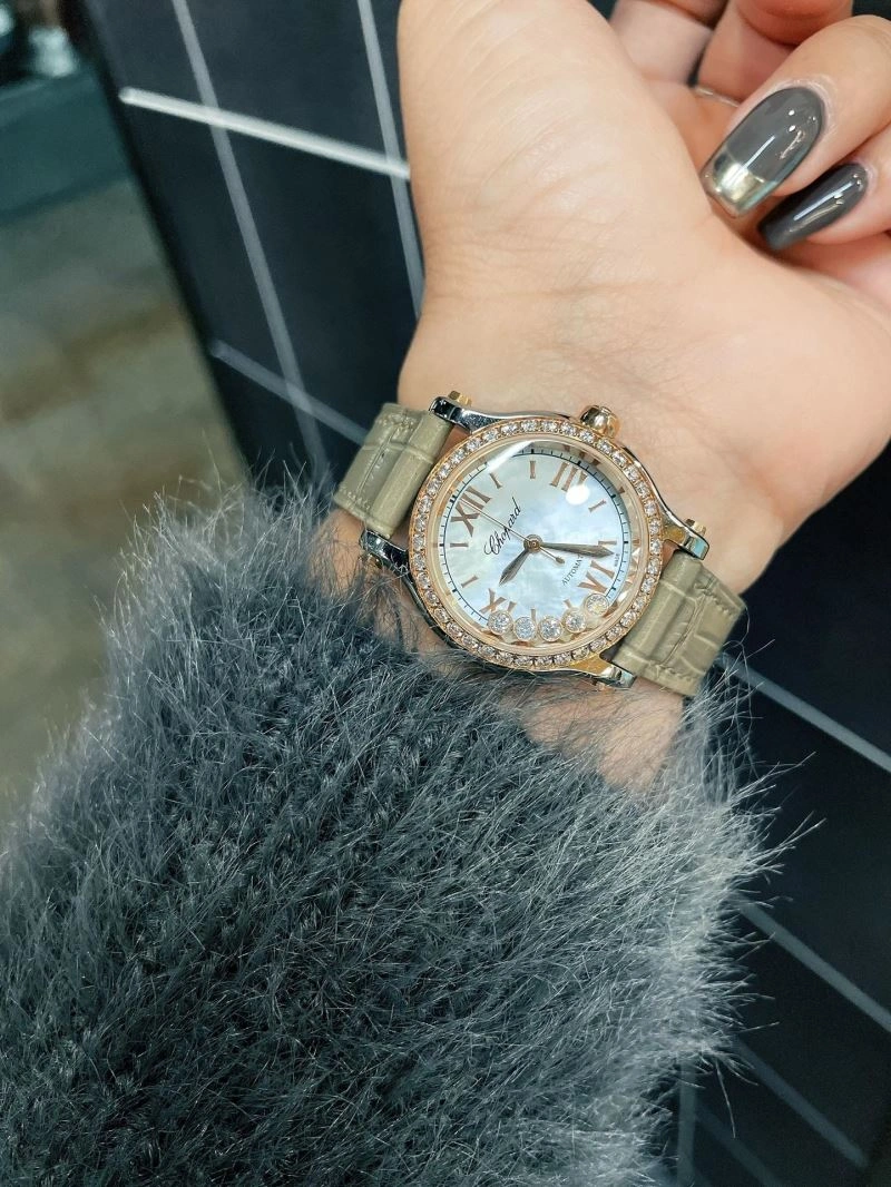 Snug CHOPARD Watches 181921
