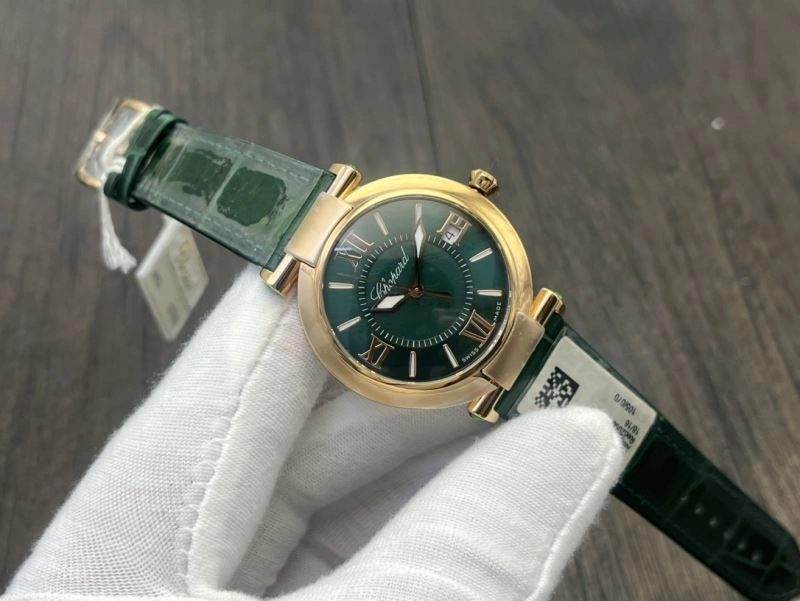 Snug CHOPARD Watches 181742