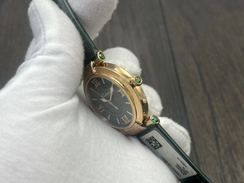 Snug CHOPARD Watches 181742