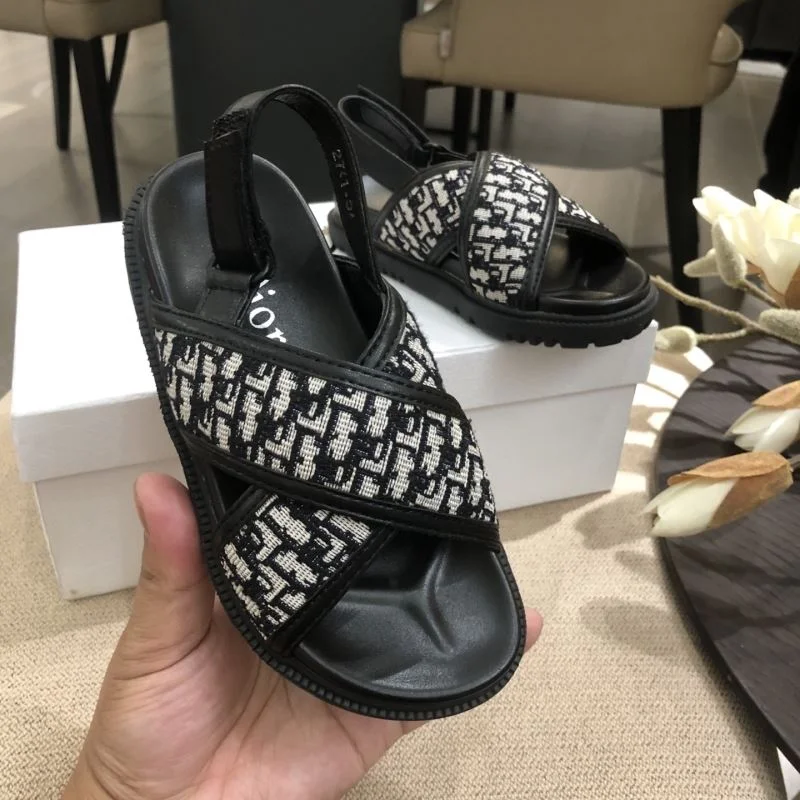 CHRISTIAN DIOR SHOES Sleek 29815