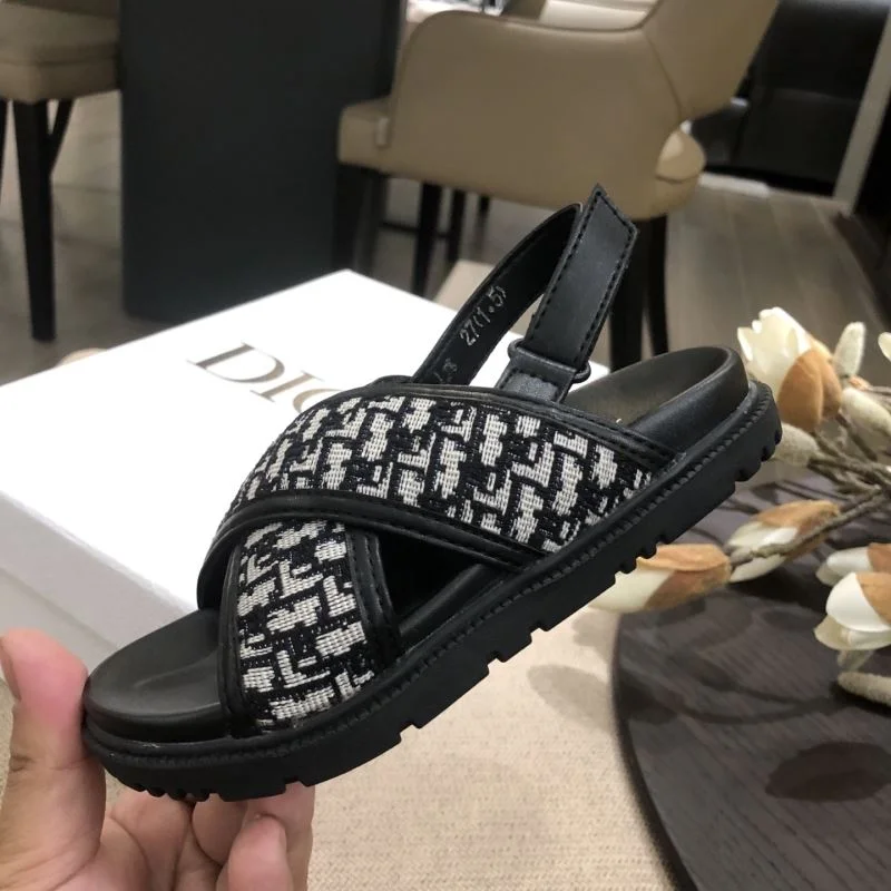 CHRISTIAN DIOR SHOES Sleek 29815