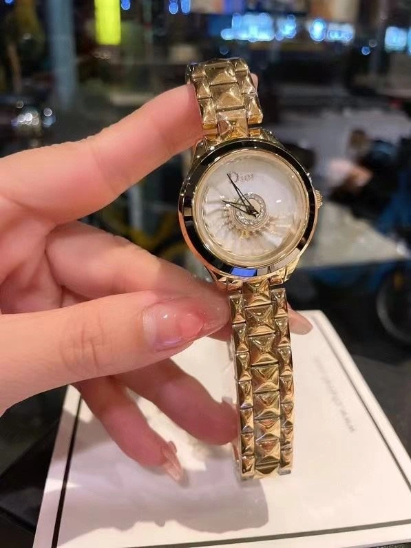 Minimalist CHRISTIAN DIOR Watches 182079