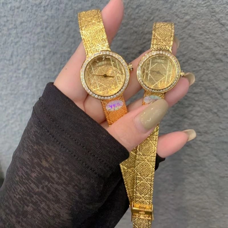 CHRISTIAN DIOR Watches Snug 182060