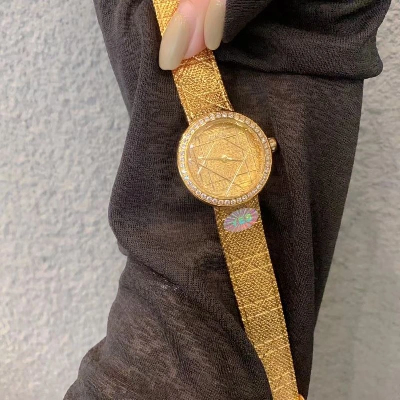 CHRISTIAN DIOR Watches Snug 182060