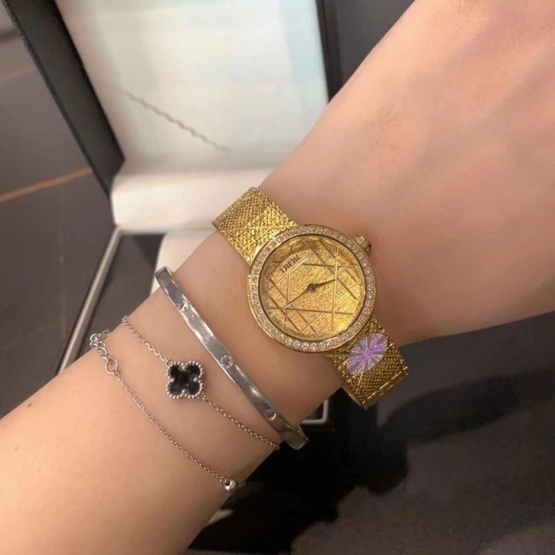CHRISTIAN DIOR Watches Snug 182060