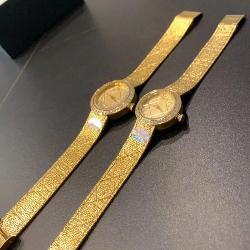 CHRISTIAN DIOR Watches Snug 182060