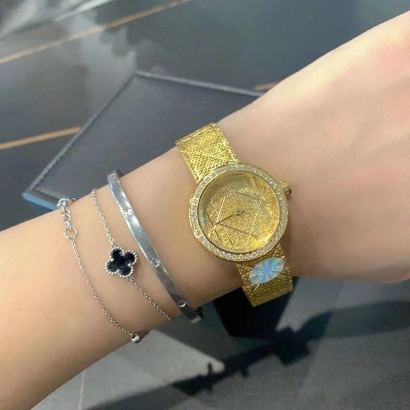CHRISTIAN DIOR Watches Snug 182060