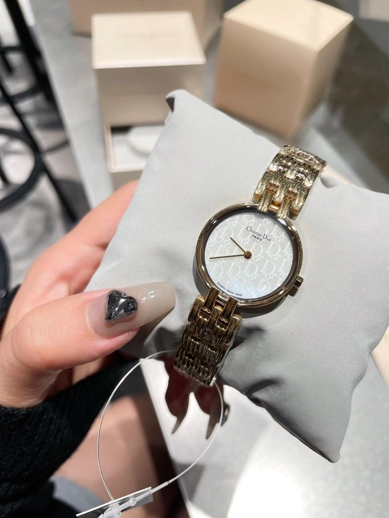 CHRISTIAN DIOR Watches Attractive 182048