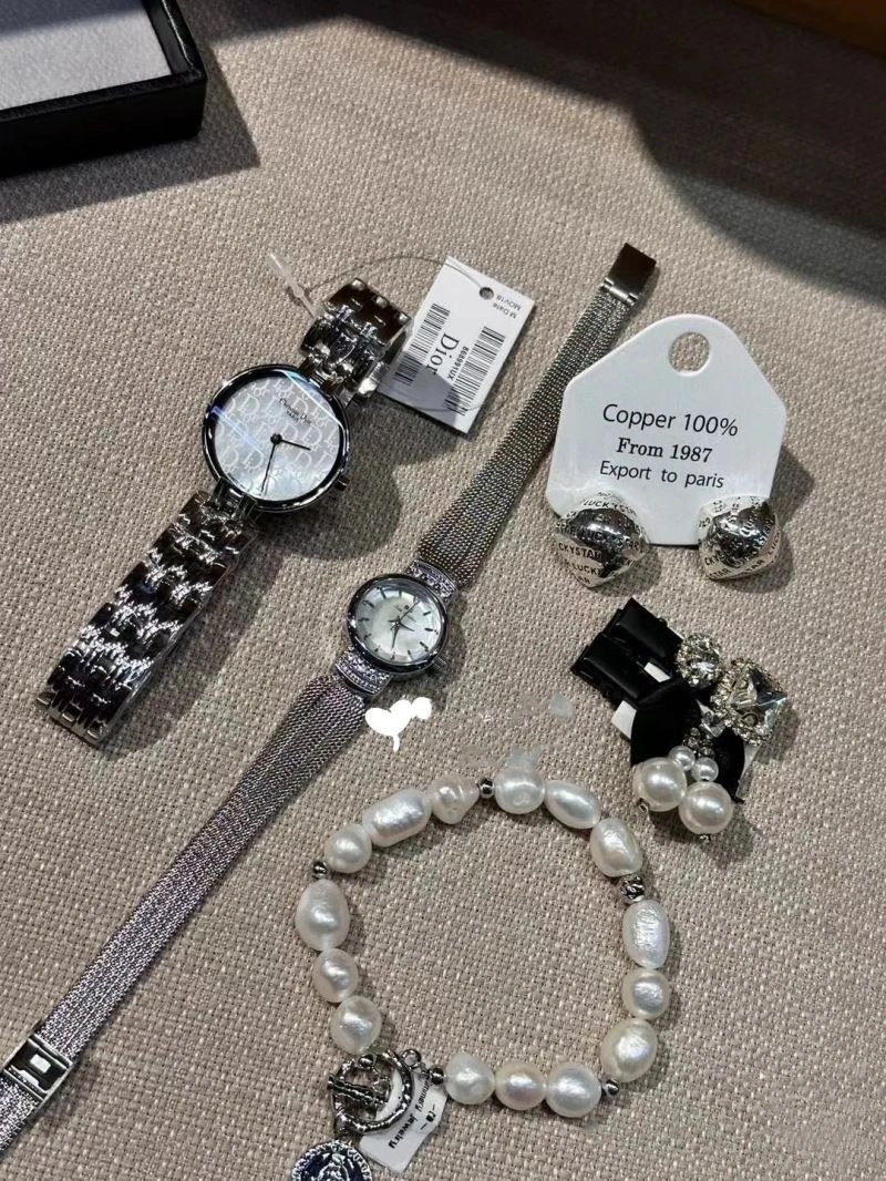 CHRISTIAN DIOR Watches Breathable 182021