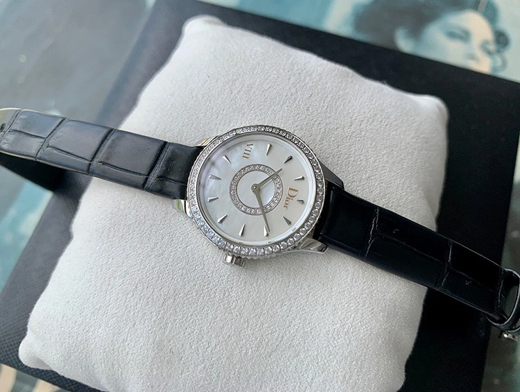 Snug CHRISTIAN DIOR Watches 182011